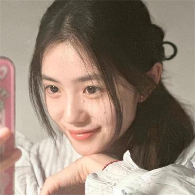 我的同桌是校花 封面