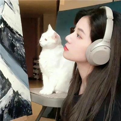 街上流行红裙子 封面