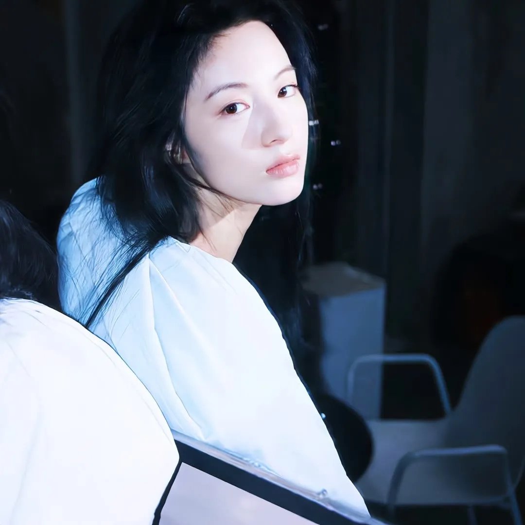 凸槌俏女警 封面